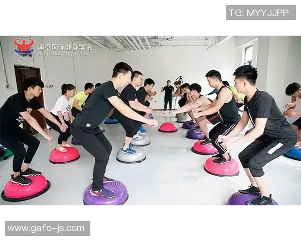 足球教练级别解析与晋升路径探讨助你成为优秀教练的必备指南
